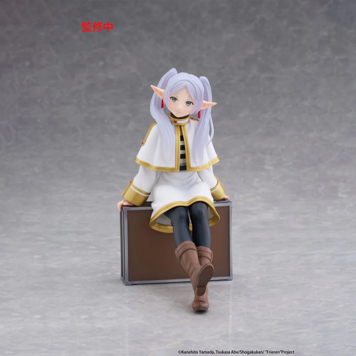 Frieren: Beyond Journey's End - Frieren Desktop Cute Figure (Trunk Case Ver.) - Image 5