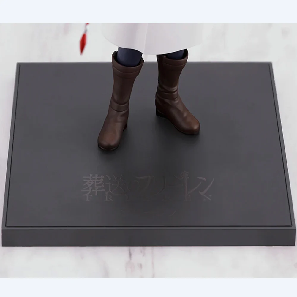 Frieren: Beyond Journey's End Frieren Winter Scarf Oshi Works Figure - Image 9