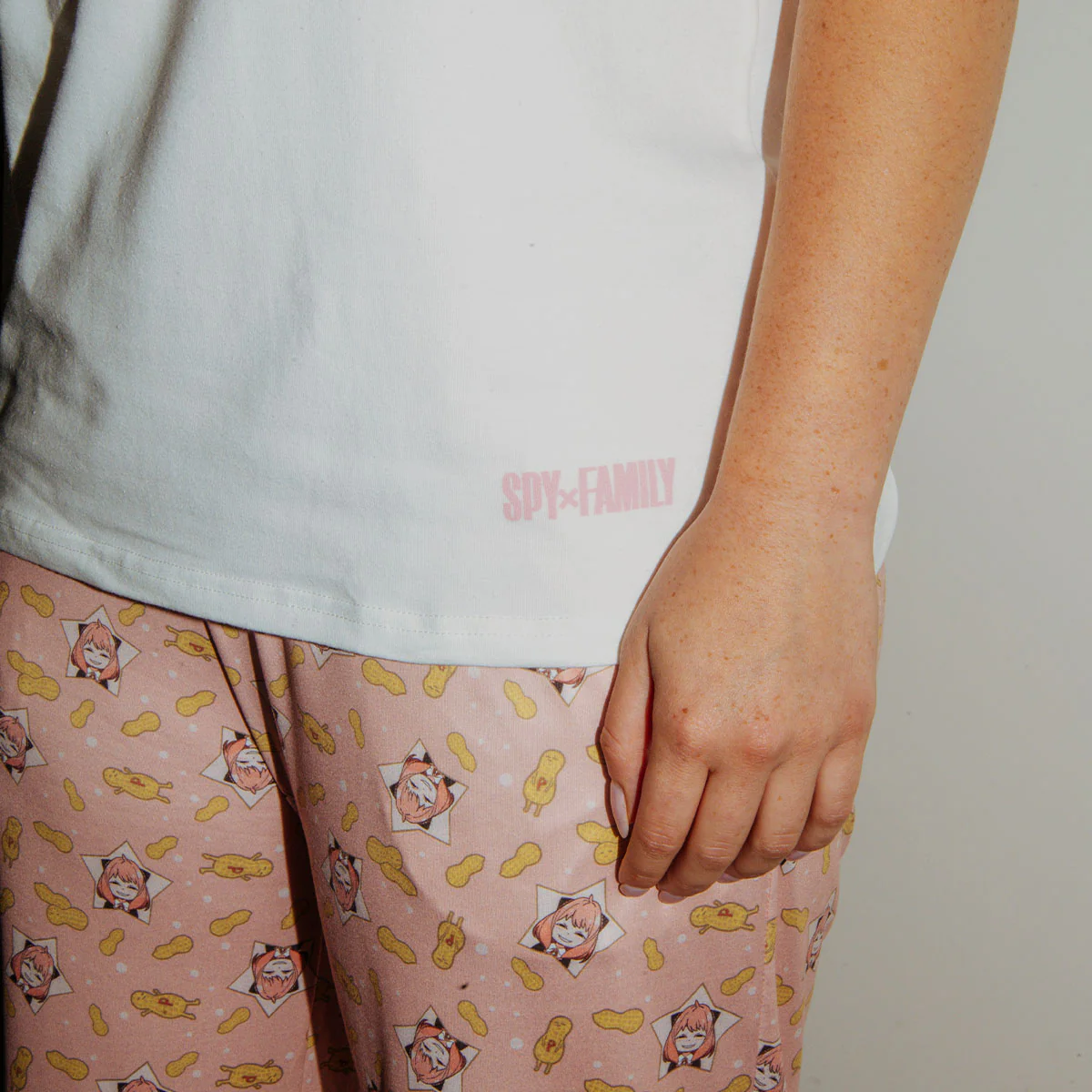 SPY x FAMILY Anya Bond Oversized Pink Raglan Tee - Image 3