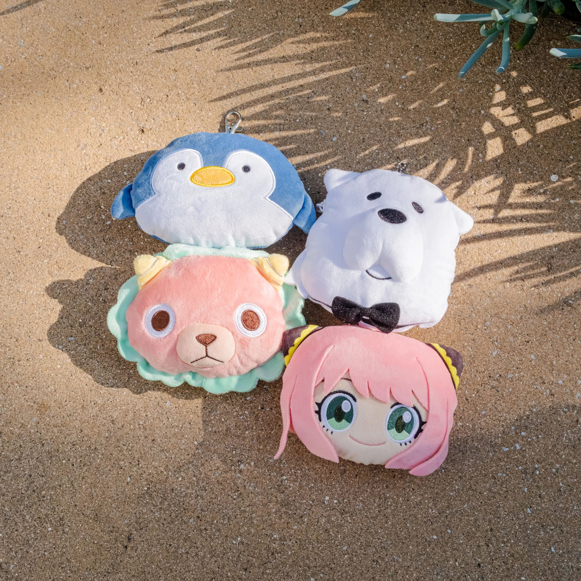 Spy x Family Penguin Face-Shaped Pass Case with Reel - Image 4